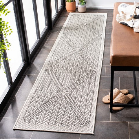 safavieh clearance bermuda bmu811b cream rug
