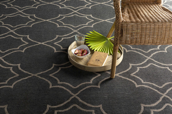 Hauteloom Chertsey CHE Black Machine Made Olefin Rug