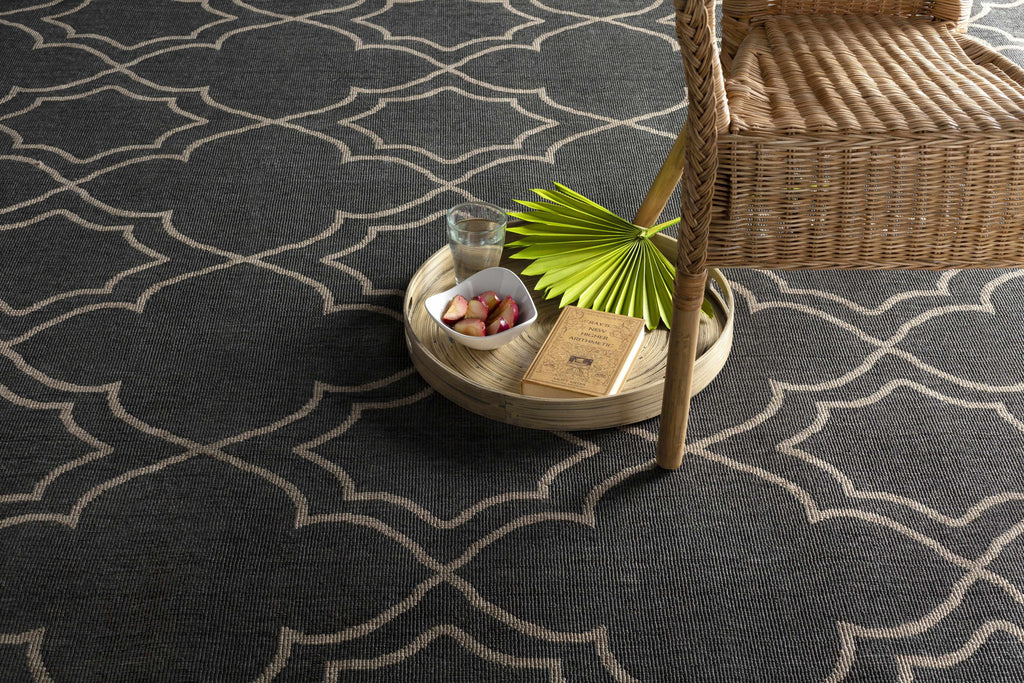 Hauteloom Chertsey CHE Black Machine Made Olefin Rug