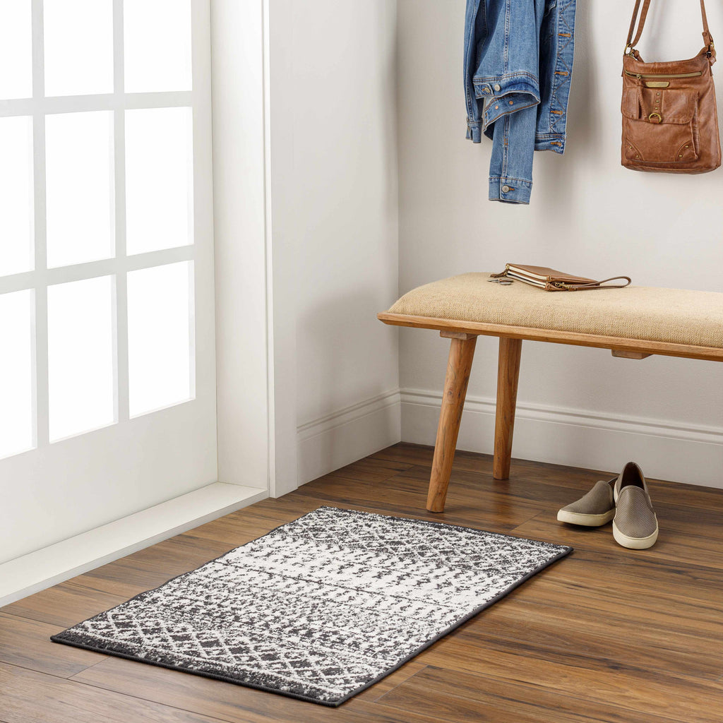 Hauteloom Constantinople CON Black Machine Made Polypropylene Rug