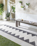 Hauteloom Djugun DJU Black Machine Made Polypropylene Rug