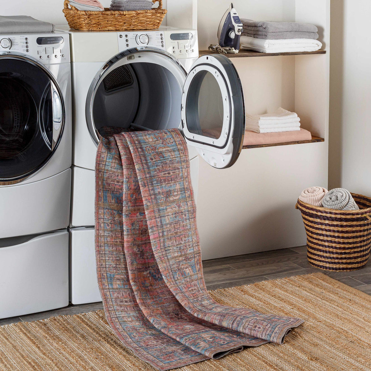 Hauteloom Dormont DORMO Black Machine Made Chenille-Polyester Rug