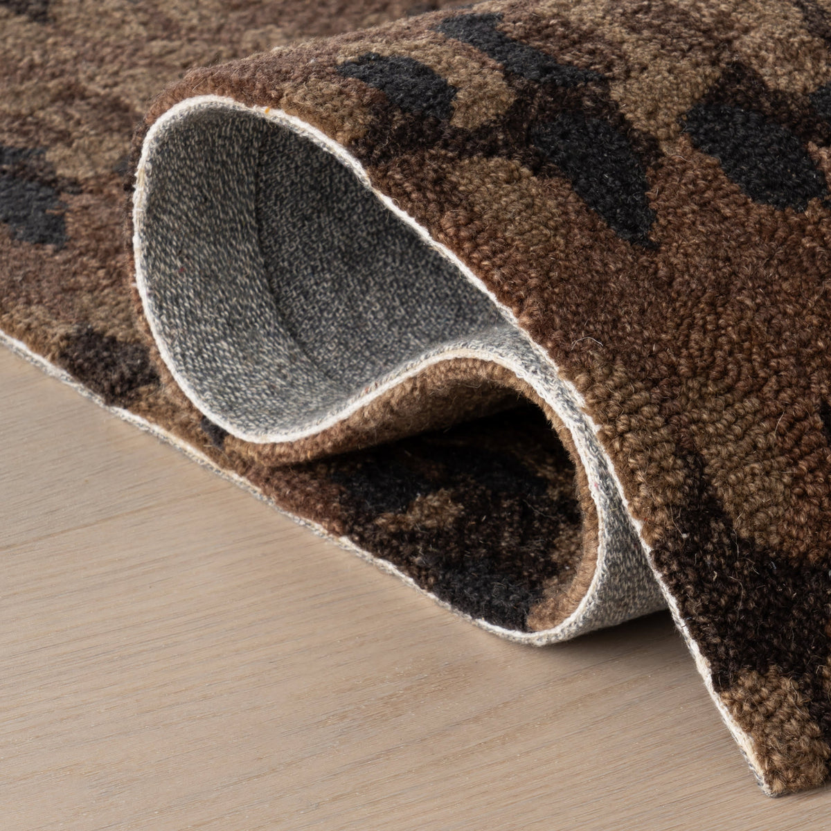 dash albert paint chip da2444 bark hand hooked wool rug