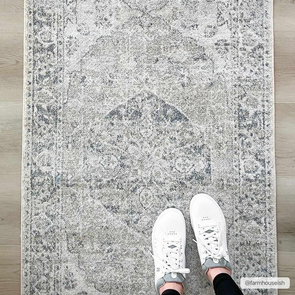 Hauteloom Rudo SLLIRUDOAA3 Gray Machine Made Polyester Rug