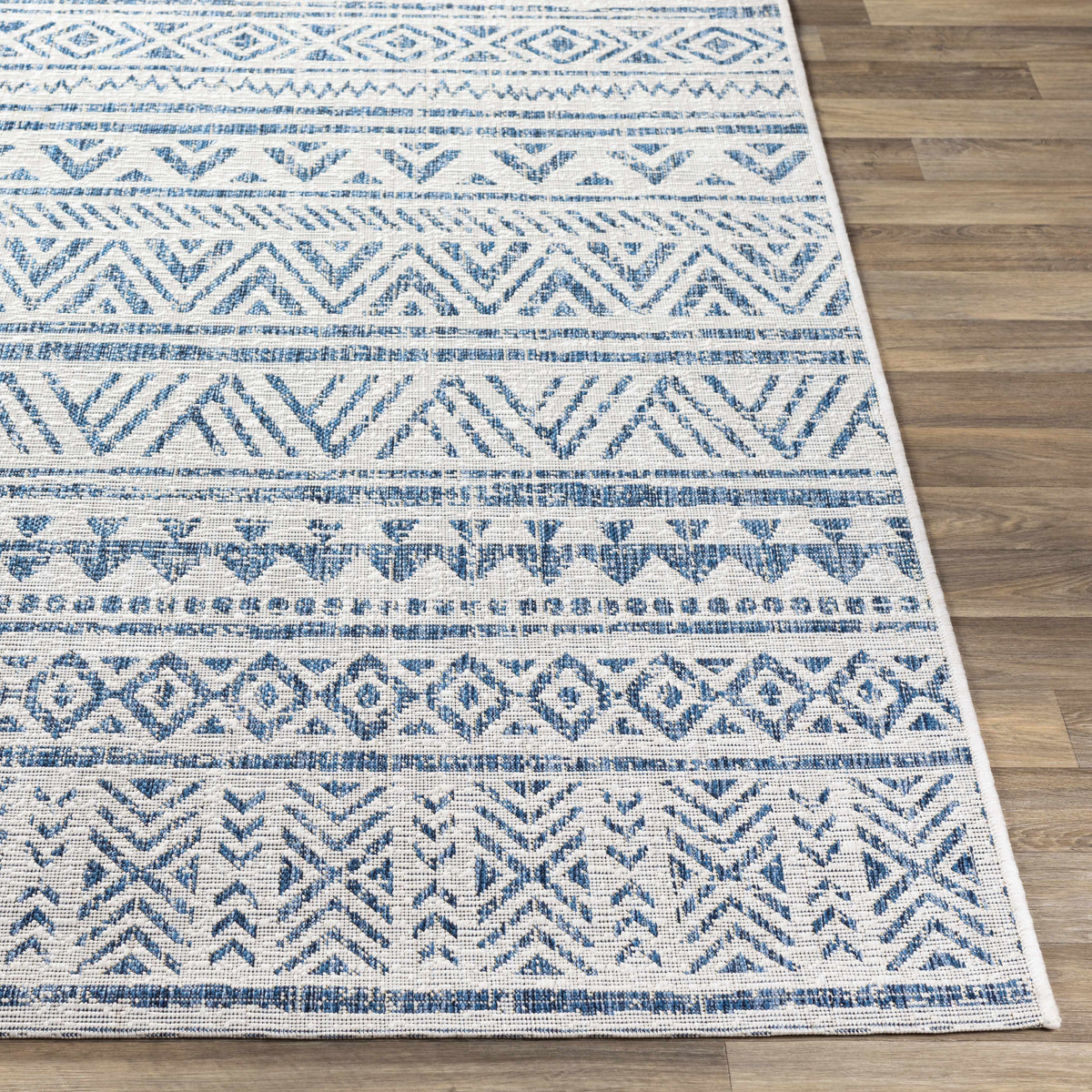 Hauteloom Forfar FORF Navy Machine Made Polypropylene Rug