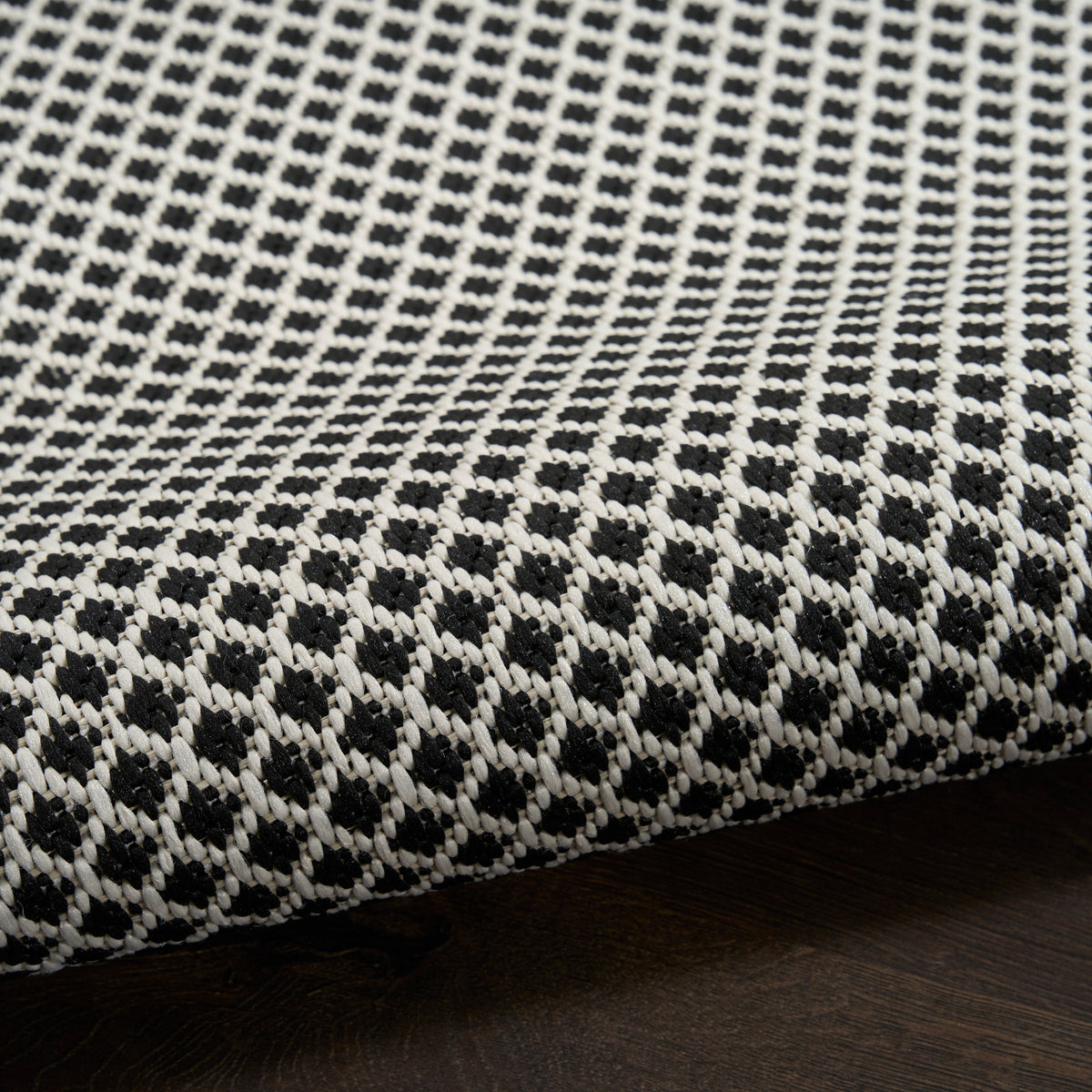 nourison courtyard cou01 black white rug