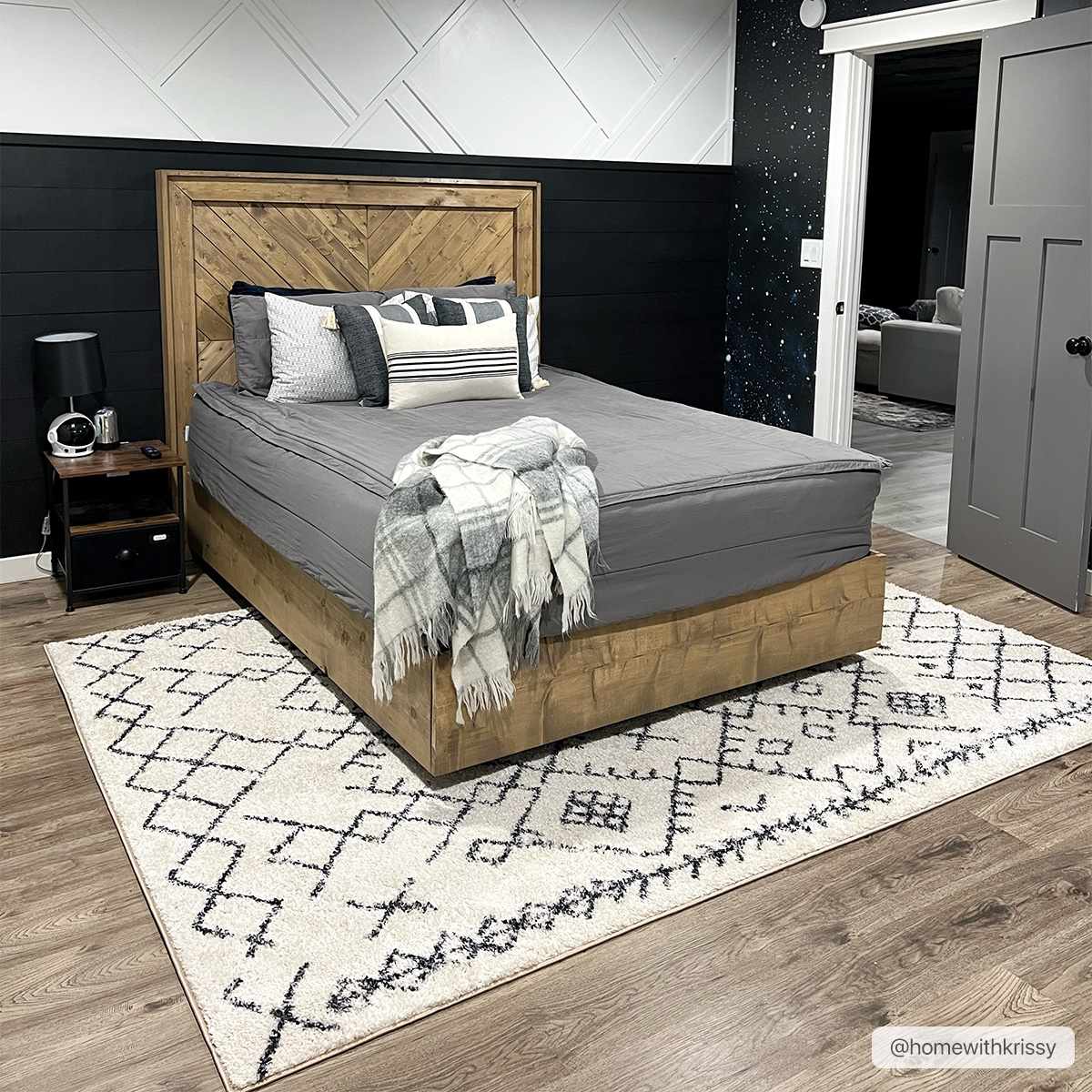 Hauteloom Elyes SLKAELYESA2 Beige Machine Made Polyester Rug