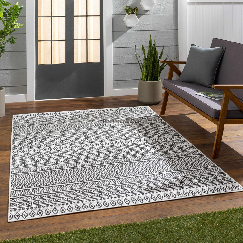 Hauteloom Imboden IMBO Black Machine Made Polypropylene Rug