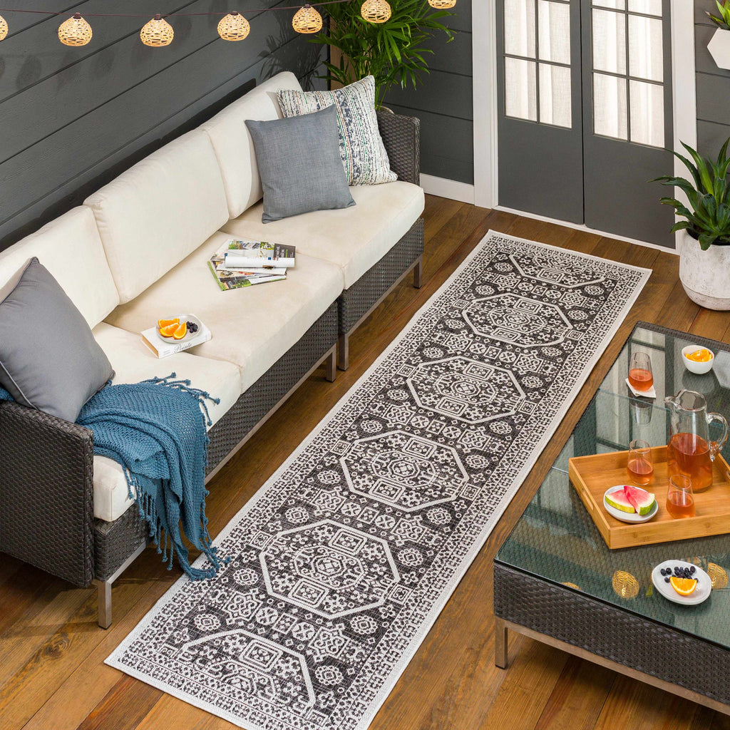 Hauteloom Kingscliff KNGRA Black Machine Made Polypropylene Rug