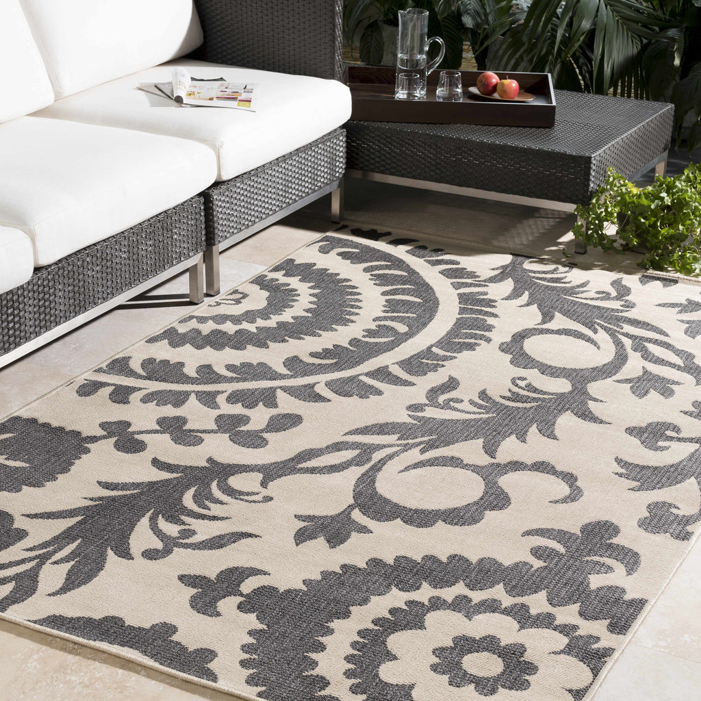 Hauteloom Kongiganak KON Black Machine Made Olefin Rug