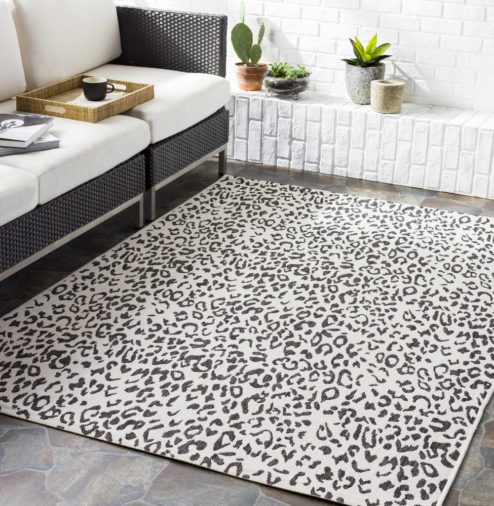 Hauteloom Alderbury LDRB Black Machine Made Polypropylene Rug