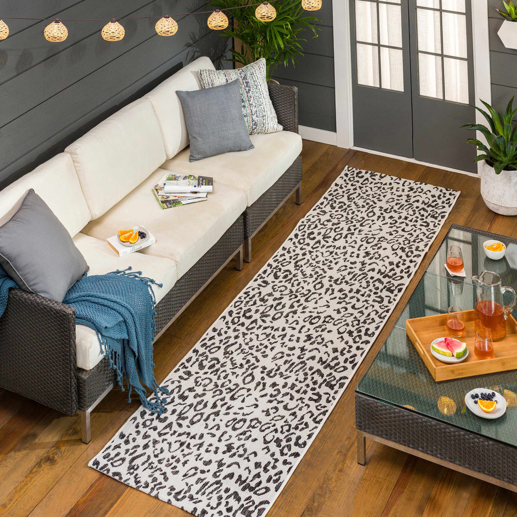 Hauteloom Alderbury LDRB Black Machine Made Polypropylene Rug