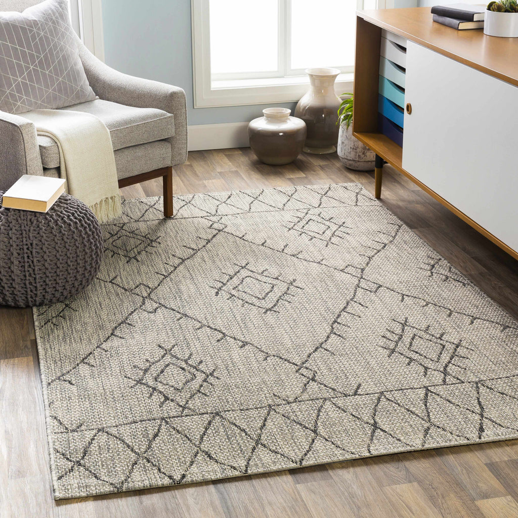Hauteloom Marwood MARW Black Machine Made Polypropylene Rug