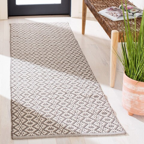 safavieh clearance montauk mtk716a ivory rug