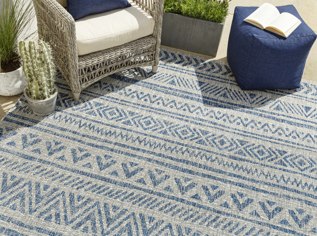 Hauteloom Novato NOV Blue Machine Made Polypropylene Rug