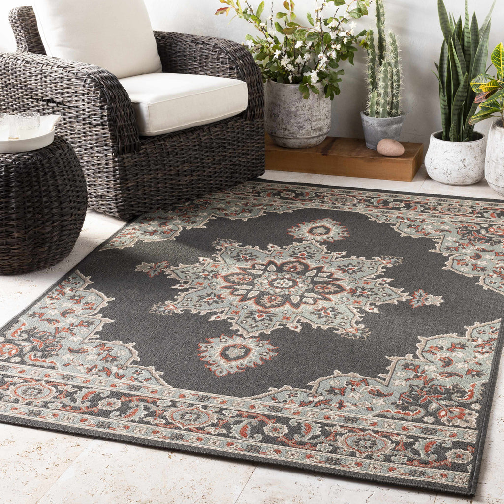 Hauteloom Roseglen ROSE Black Machine Made Olefin Rug