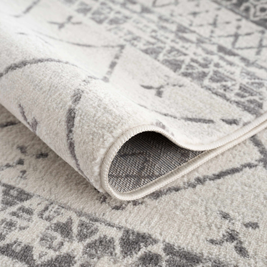 Hauteloom Newville NEWV White Machine Made Polypropylene Rug