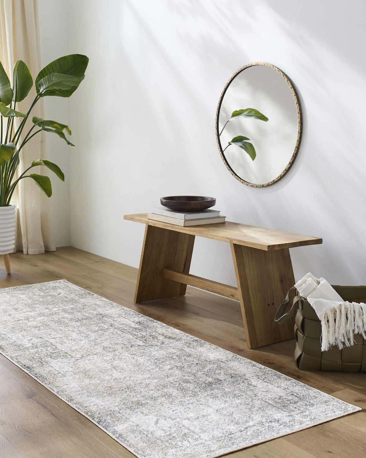 Hauteloom Hera SLLIHERAA43 Ivory Machine Made Polyester Rug