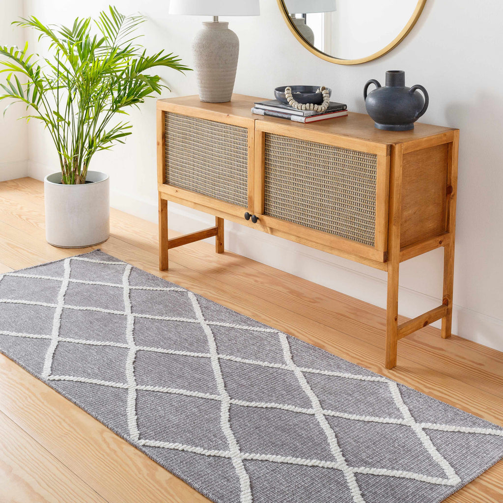 Hauteloom Amani SLYBAMANIA2 Gray Machine Made Polypropylene Rug
