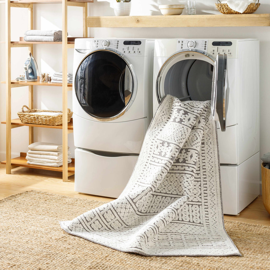 Hauteloom Bahar SLYBBAHARA2 Off White Machine Made Polypropylene Rug