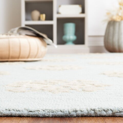safavieh clearance sohos soh213b light blue rug