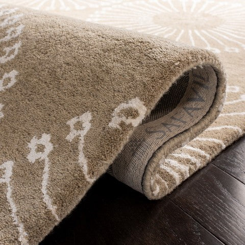 safavieh clearance sohos soh821a beige rug
