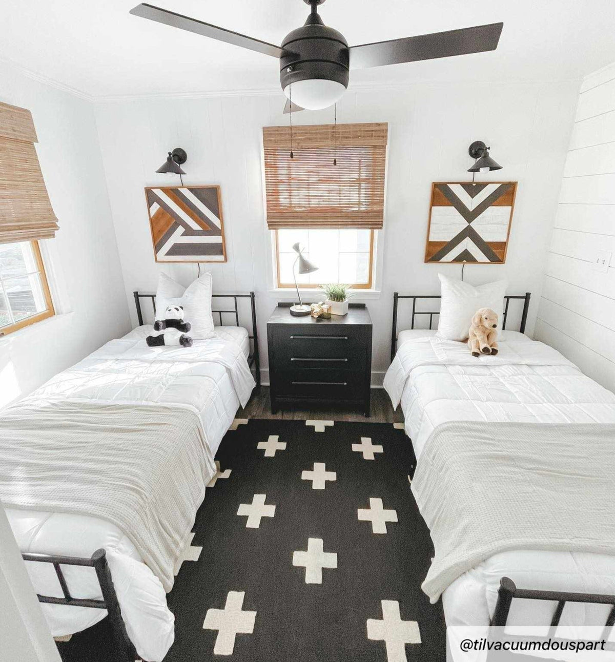Hauteloom Shawanee SHWN Black Hand Tufted Wool Rug