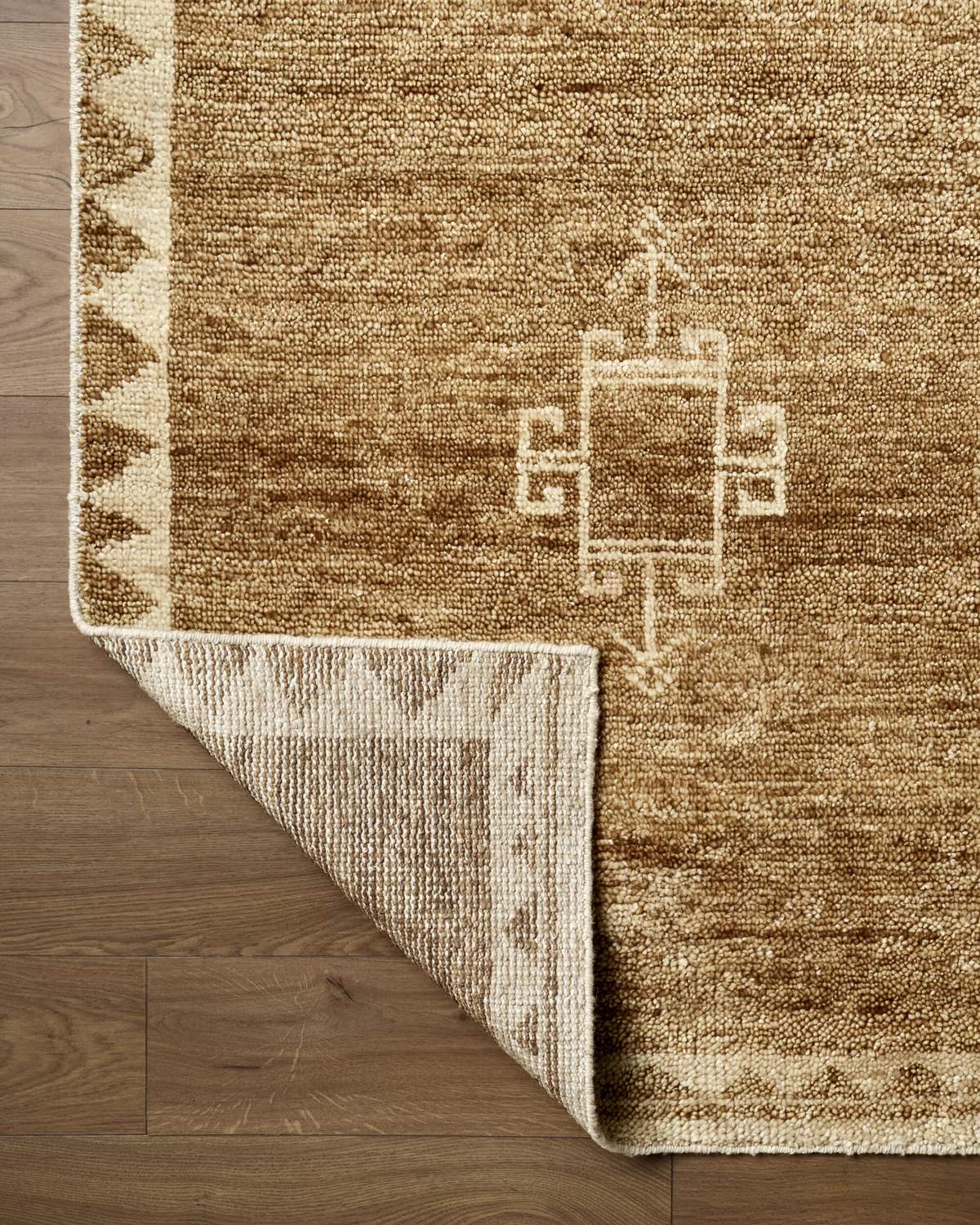 surya alara aal 2305 caramel rug