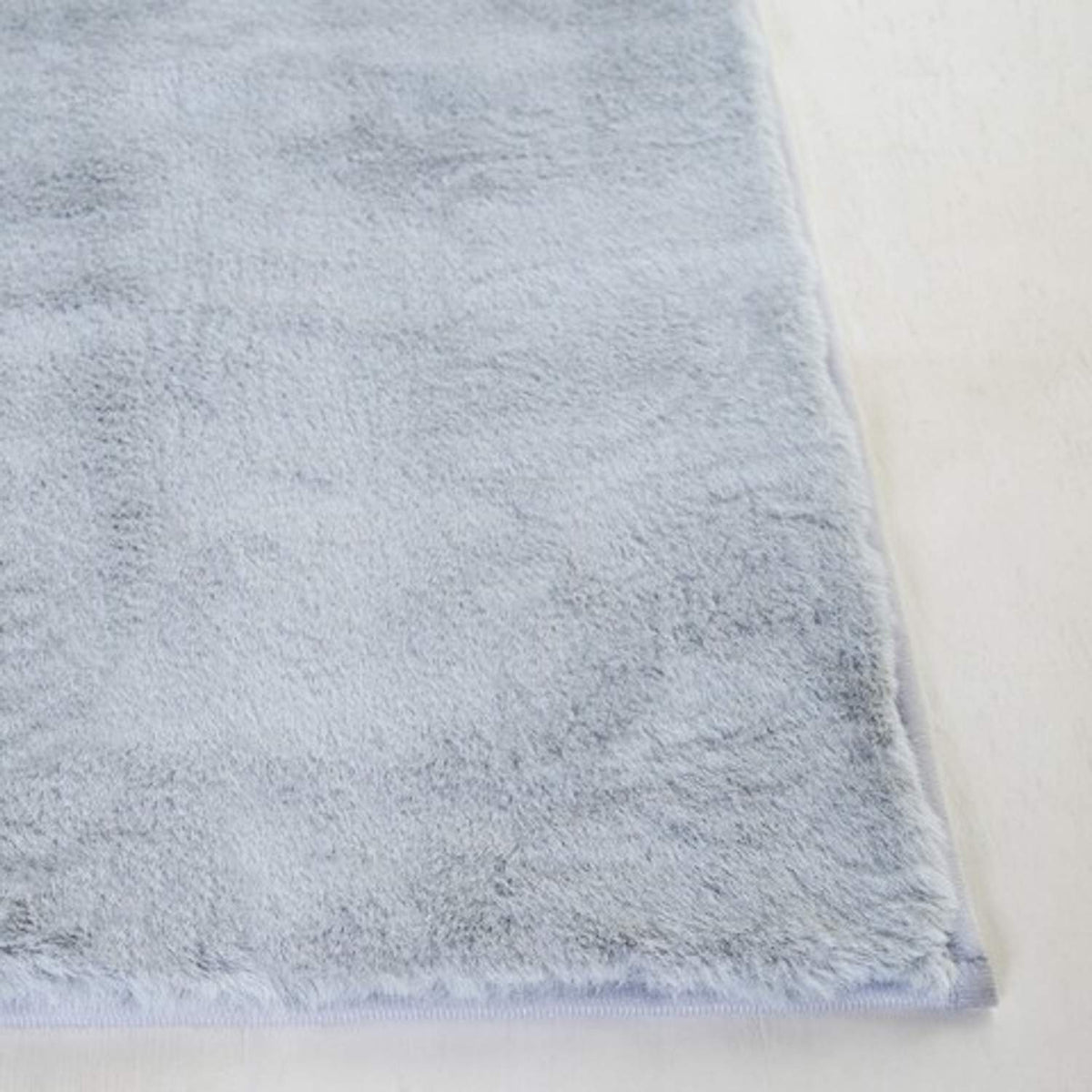 safavieh clearance faux rabbit fur frf976g silver rug