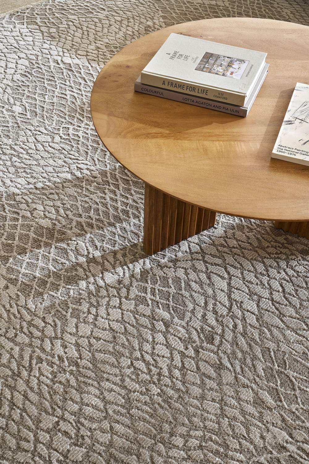 surya reyyan rhe 2303 beige rug