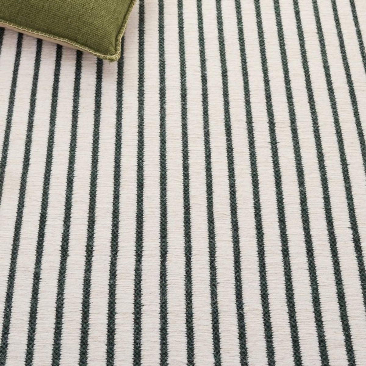 safavieh clearance vermont vrm911y dark green rug
