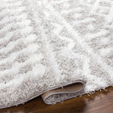 Hauteloom Vernonburg VRNNB White Machine Made Polypropylene Rug
