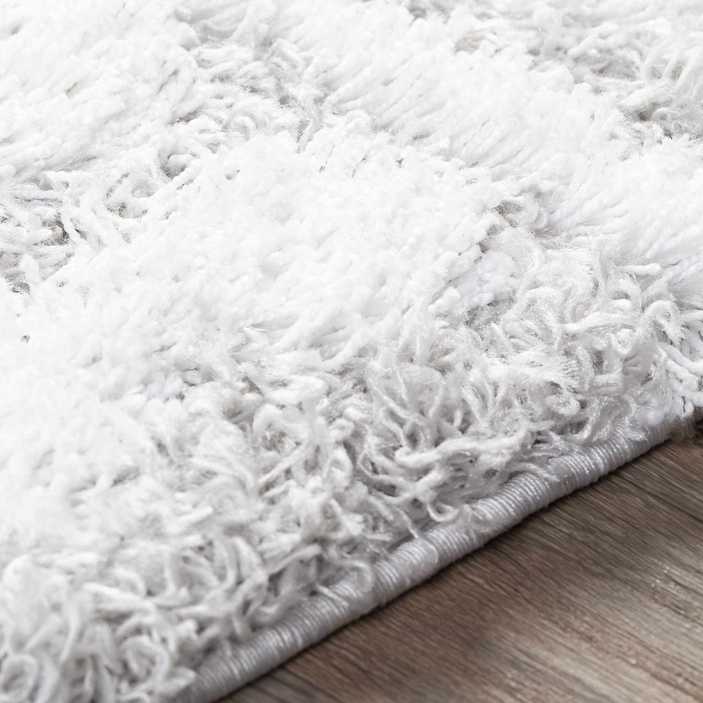 Hauteloom Vernonburg VRNNB White Machine Made Polypropylene Rug