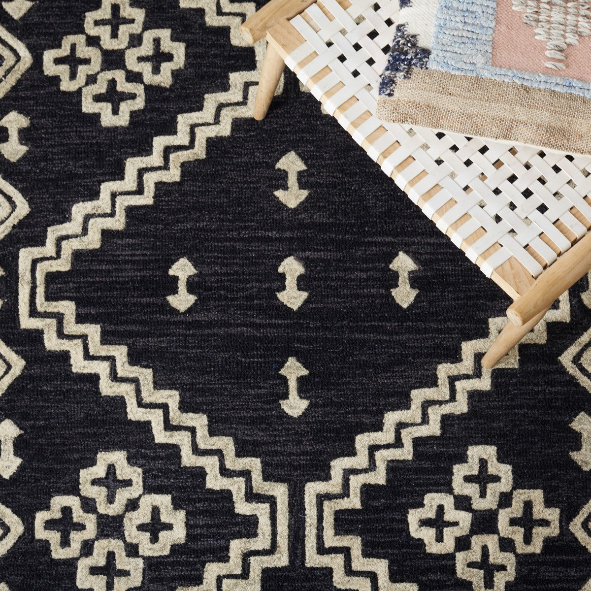 safavieh clearance abstract abt852z black rug
