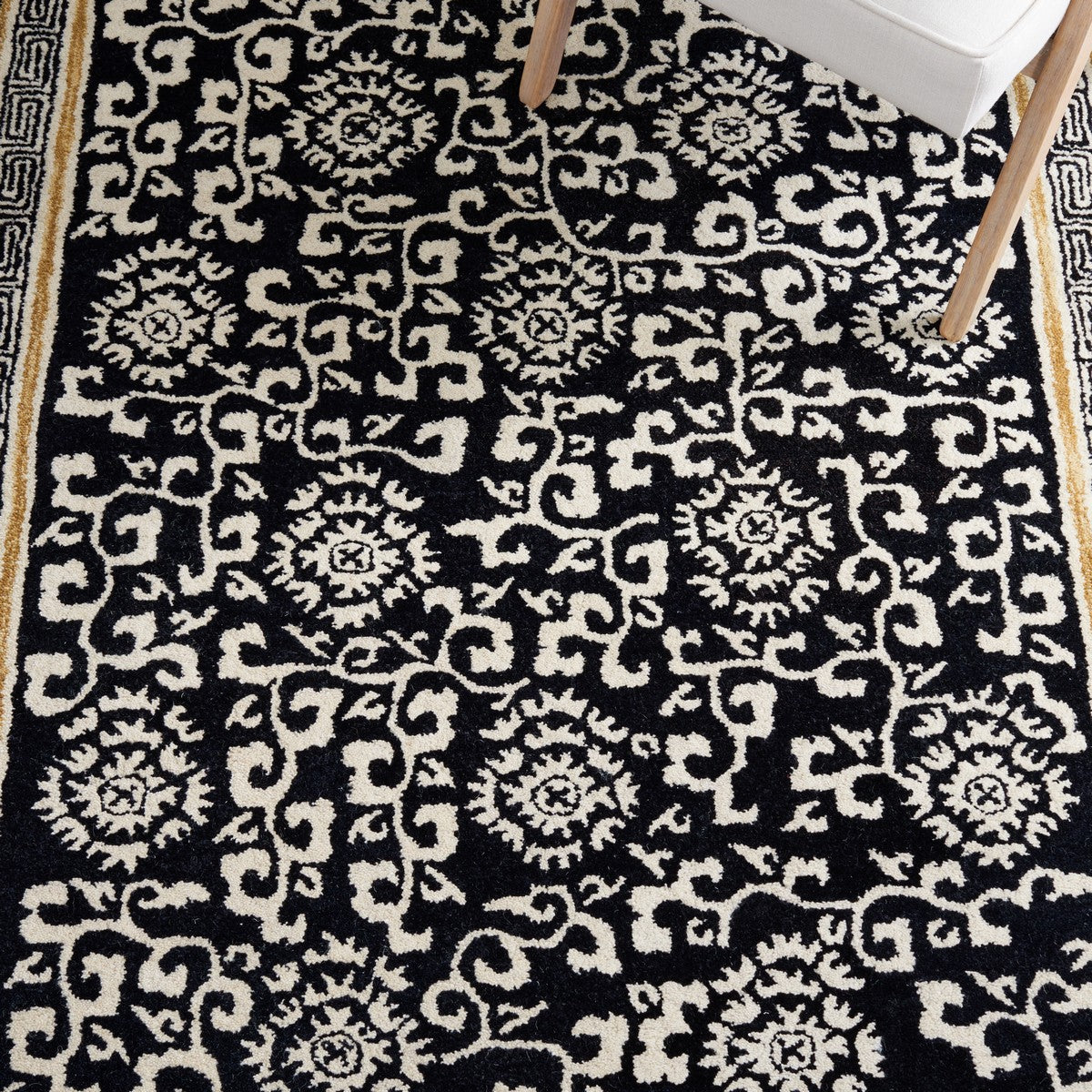 safavieh clearance antiquity at860z black rug