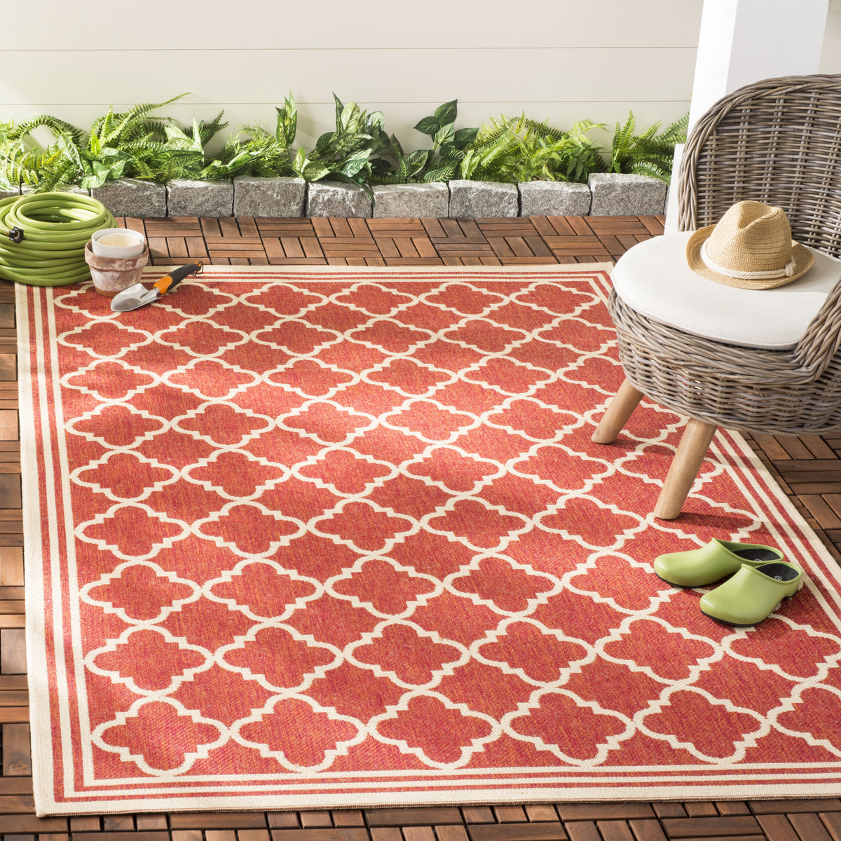 Safavieh Clearance Beach House BHS121Q Red Rug
