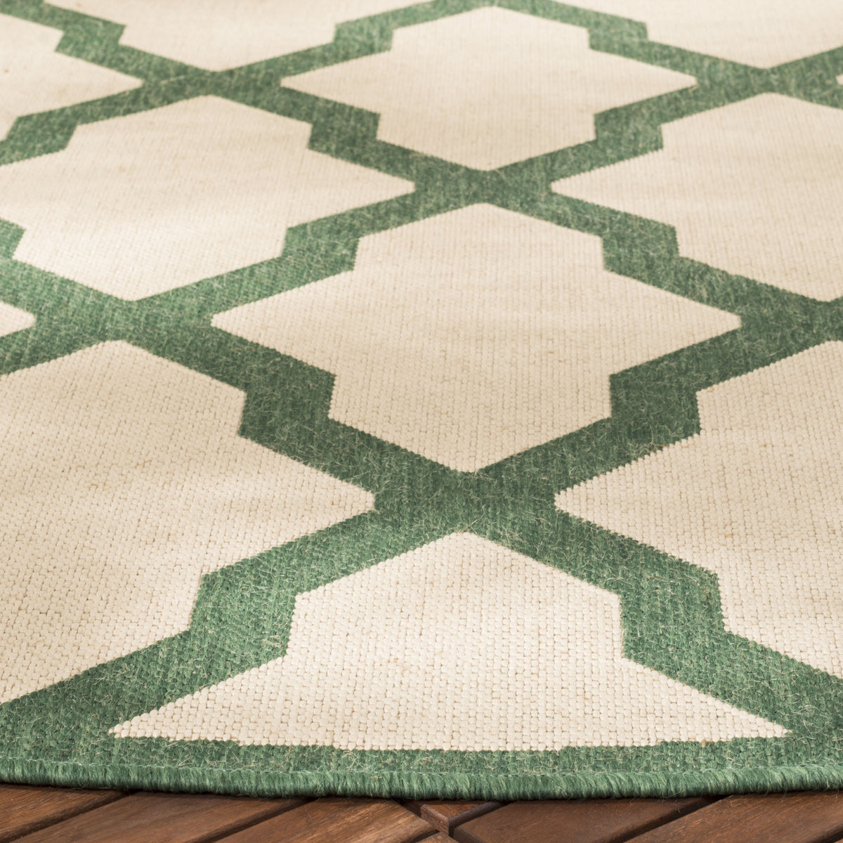 Safavieh Clearance Beach House BHS122W Cream Rug