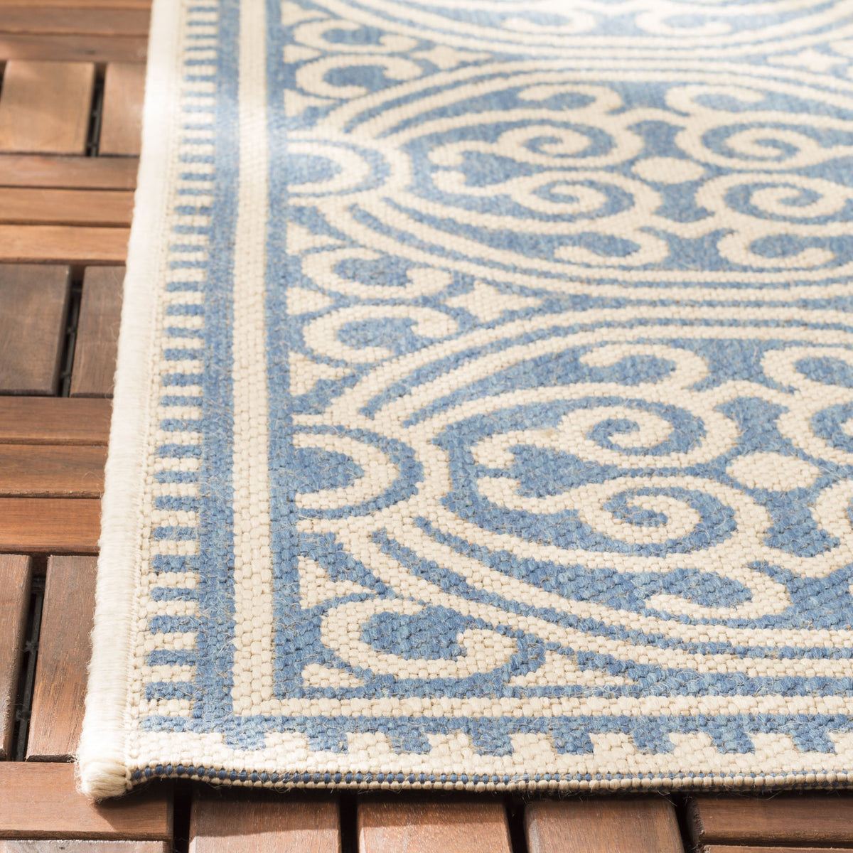 Safavieh Clearance Beach House BHS134N Cream Rug