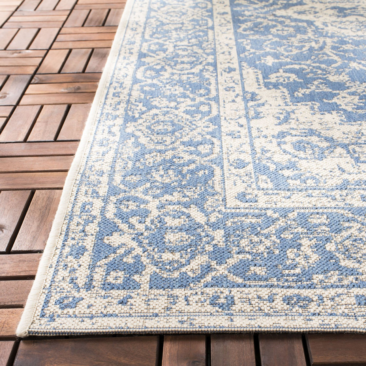 Safavieh Clearance Beach House BHS137M Blue Rug