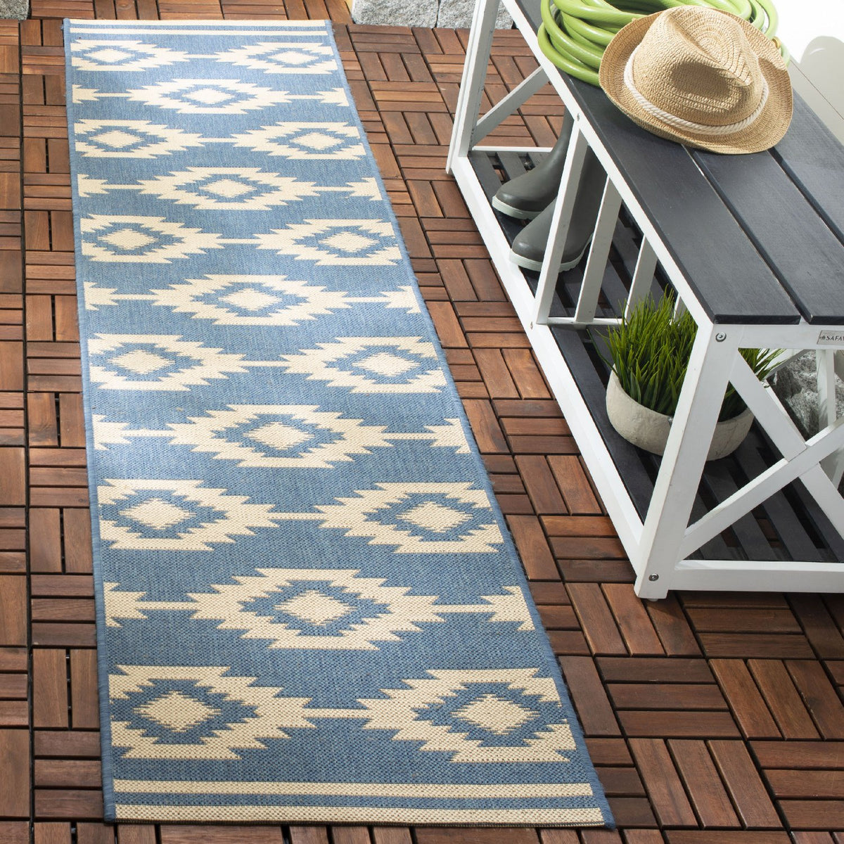 Safavieh Clearance Beach House BHS171N Cream Rug