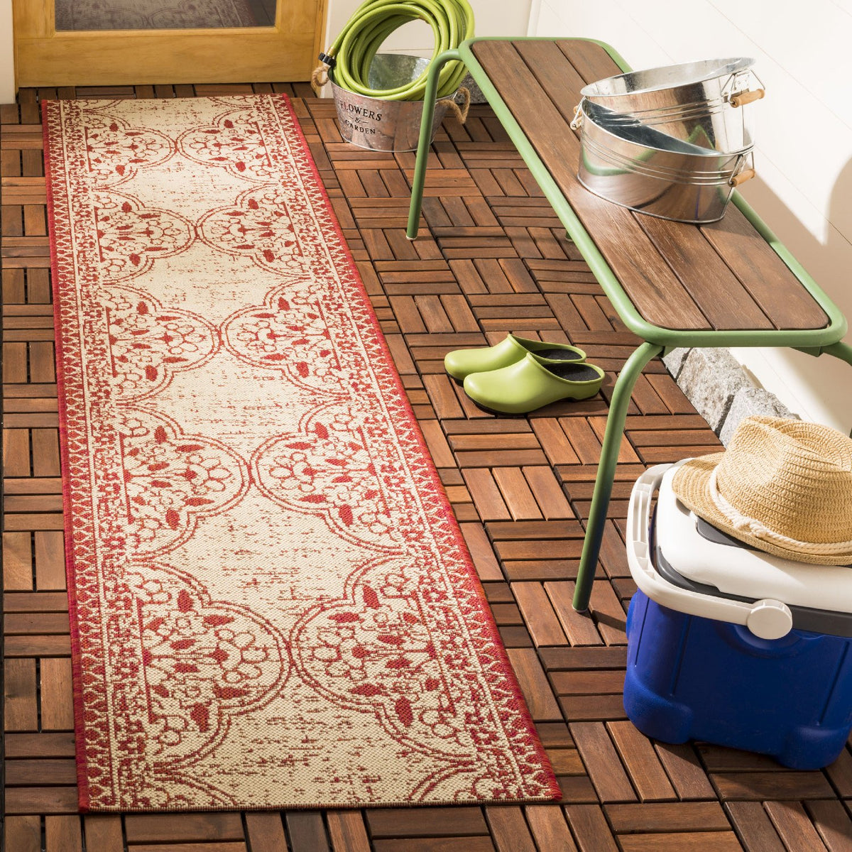 Safavieh Clearance Beach House BHS174Q Red Rug