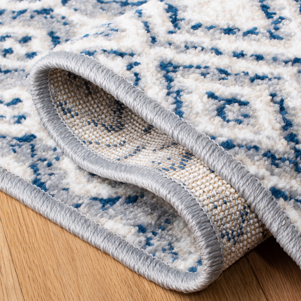 Safavieh Clearance Belmont BMT132B Ivory Rug