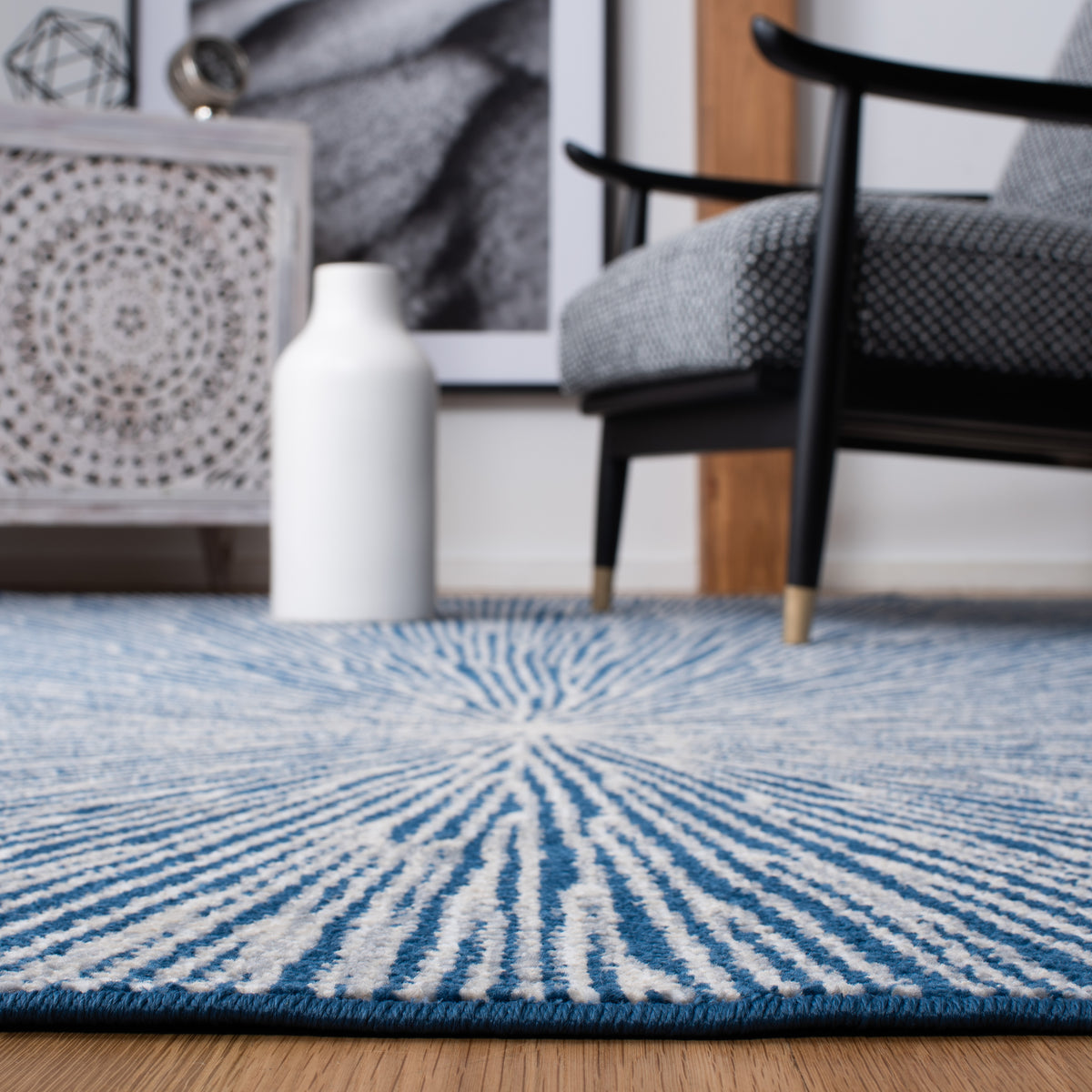 Safavieh Clearance Belmont BMT136N Navy Rug