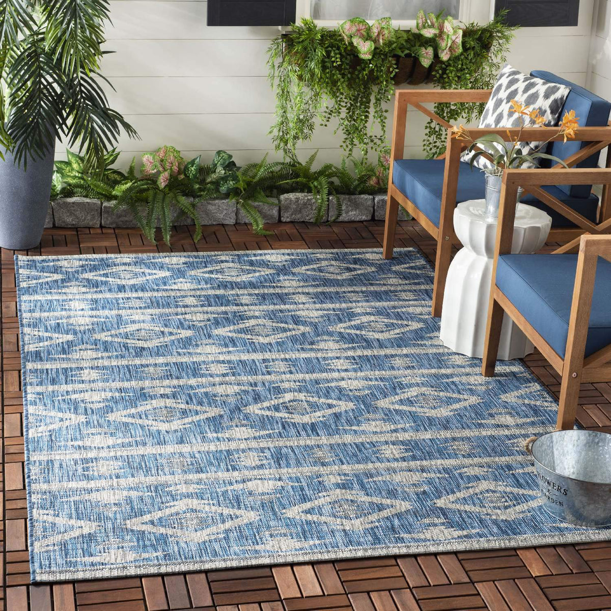 Safavieh Clearance Courtyard CY8863-36821 Navy Rug
