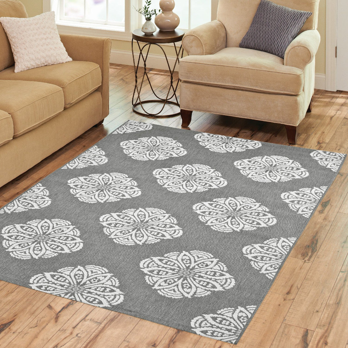 Safavieh Clearance Courtyard CYW2432C Grey Rug