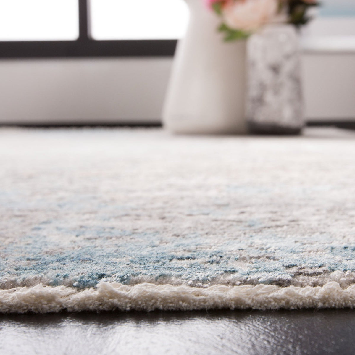Safavieh Clearance Dream 400 DRM415G Grey Rug