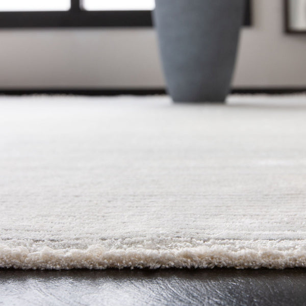 Safavieh Clearance Dream 500 DRM500B Ivory Rug