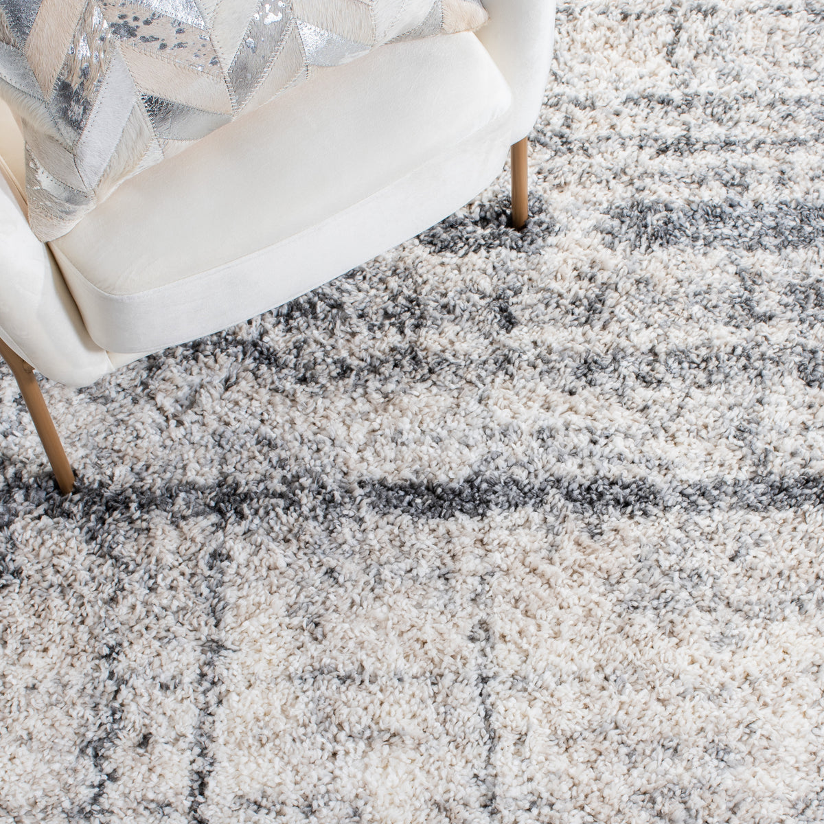 Safavieh Clearance Fontana Shag FNT855A Ivory Rug