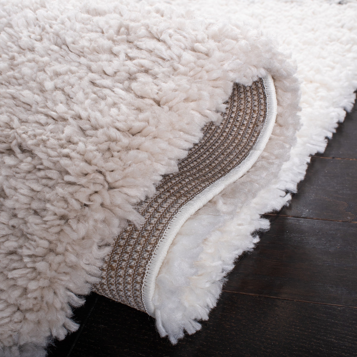 Safavieh Clearance Fontana Shag FNT892A Ivory Rug