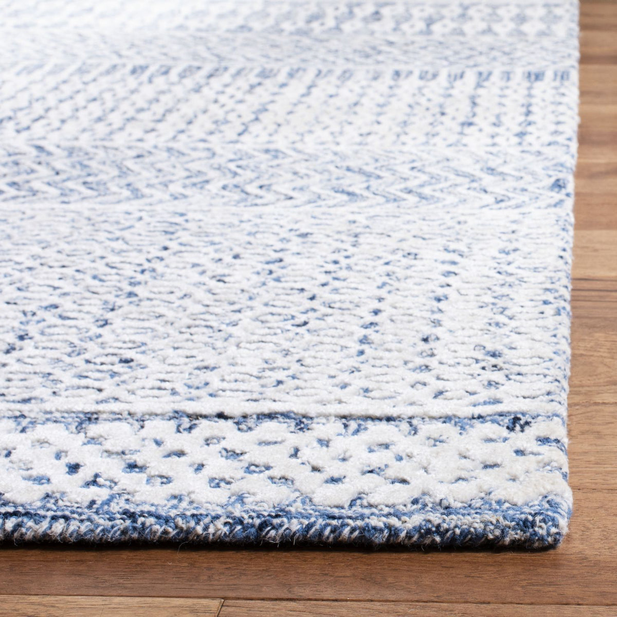safavieh clearance glamour glm538n navy ivory rug
